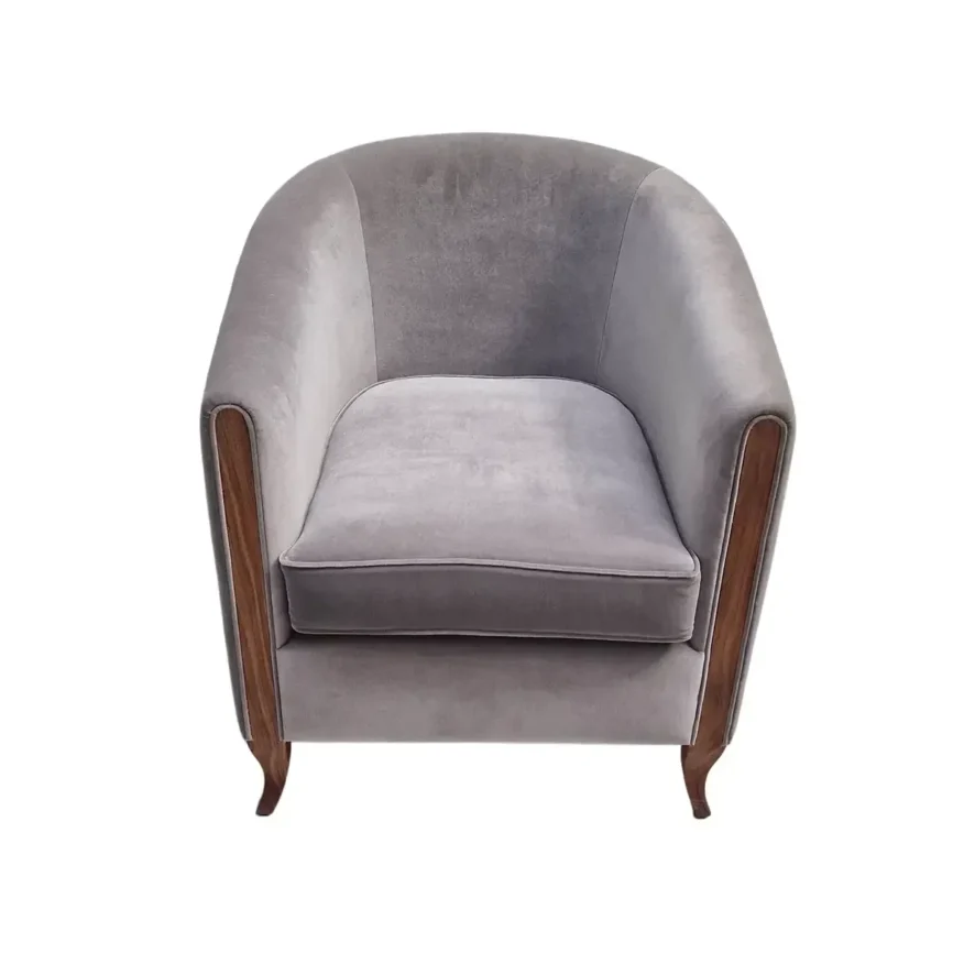 Beekman Chair — This chair uniqueness is given by the solid walnut legs sculptured from 1 piece.