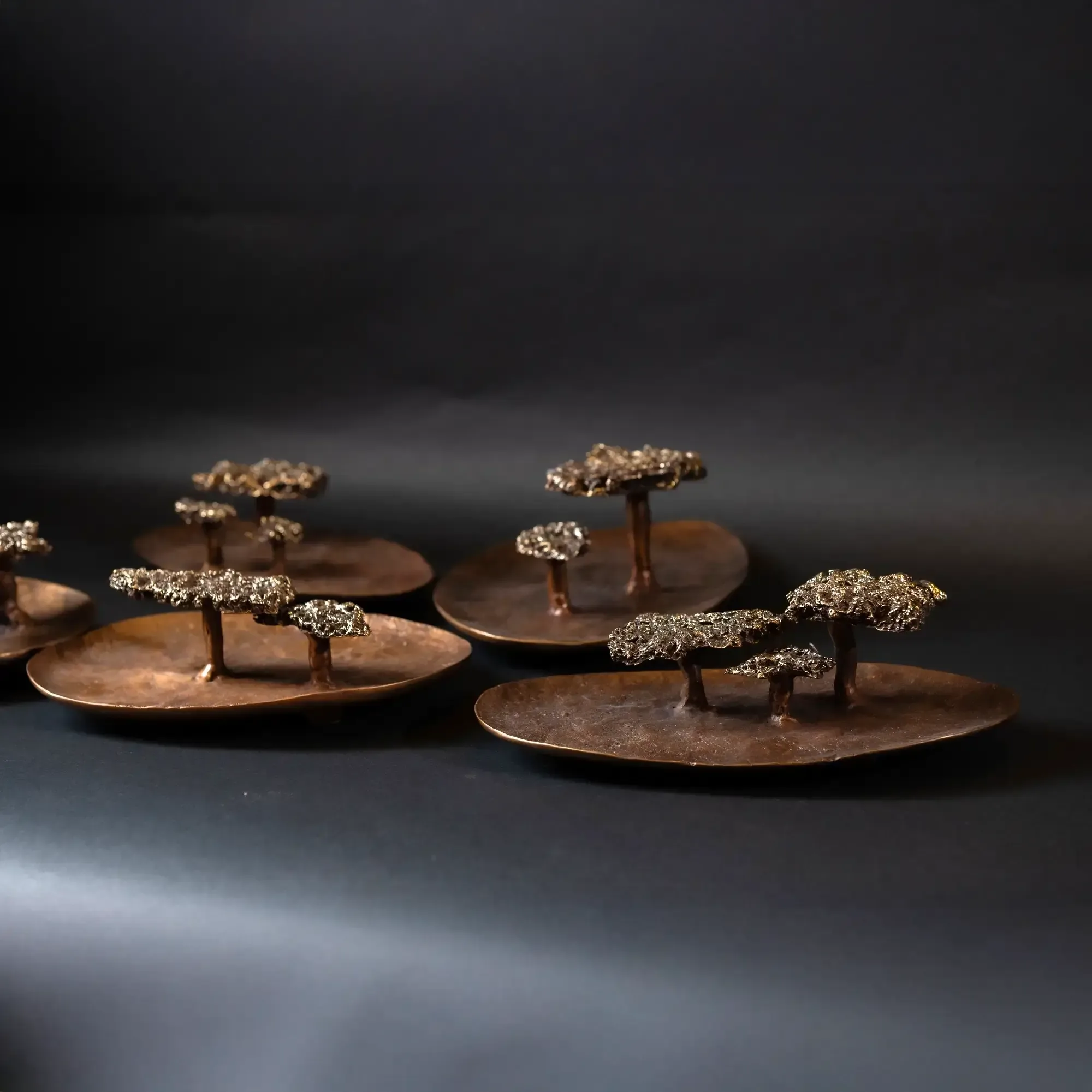Bronze Savannah Plate — bronze sculpture