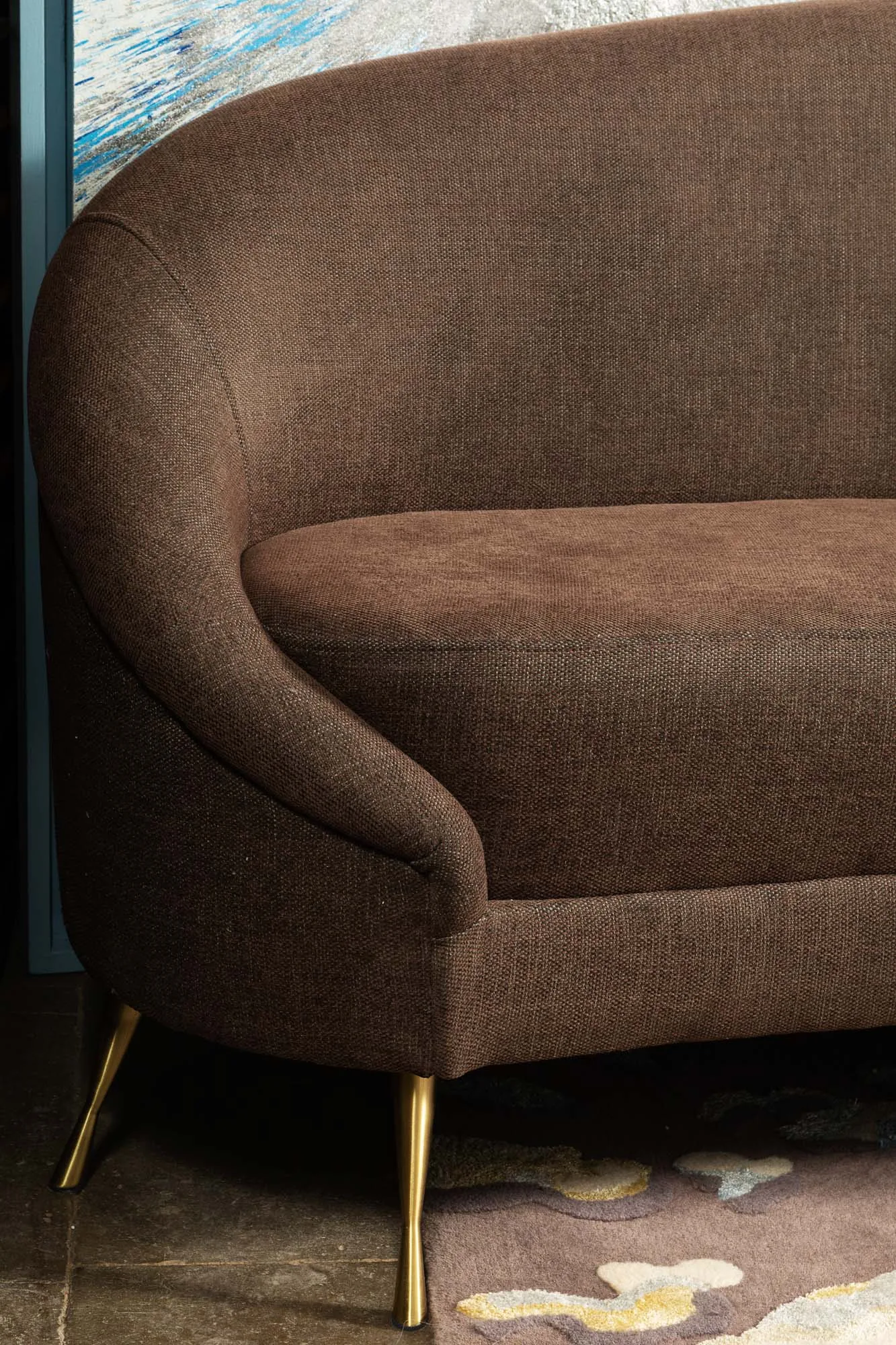 Como Sofa — With its captivating curves and sumptuous fabric, this luxury designer sofa is the quintessence of elegance and…
