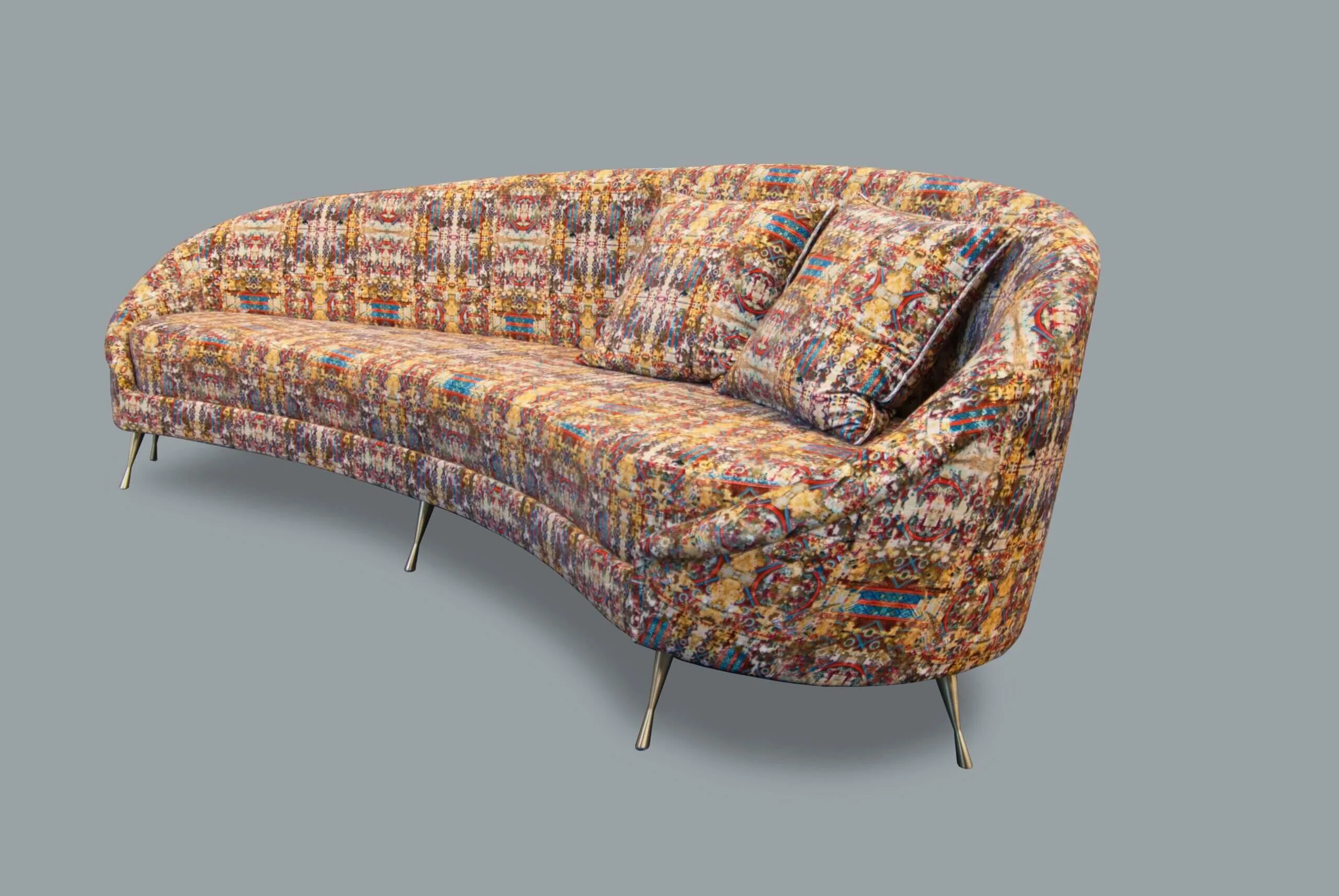 Como Sofa — Recognizing the uniqueness of every interior, this designer sofa offers bespoke customization options.