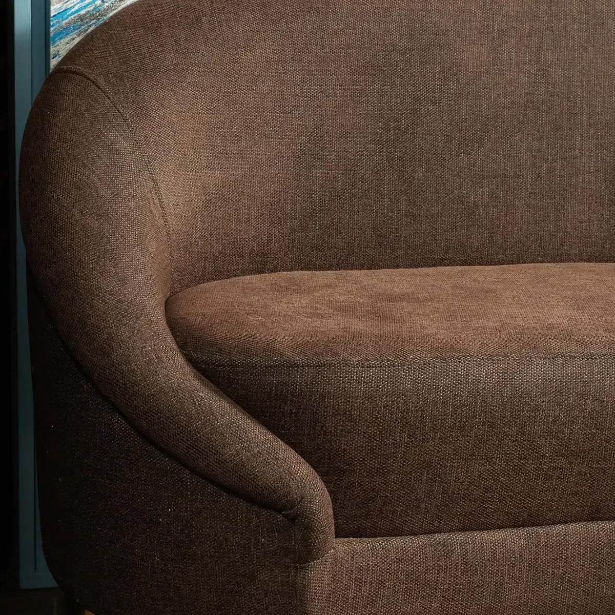 Como Sofa — With its captivating curves and sumptuous fabric, this luxury designer sofa is the quintessence of elegance and…