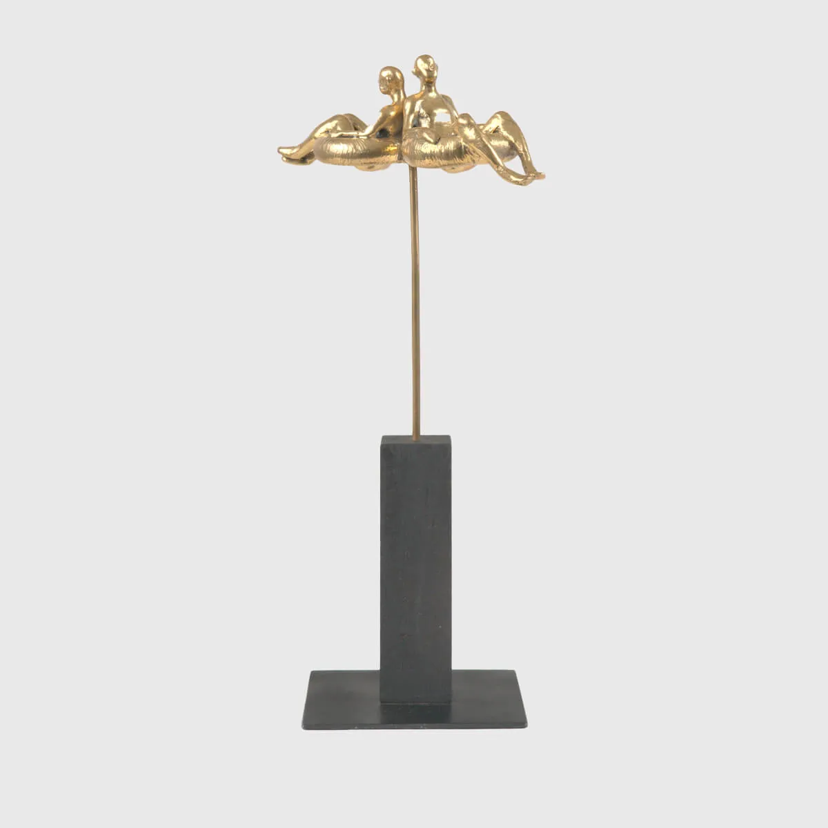 Figure Sitting on Ring, 13×13×38 cm