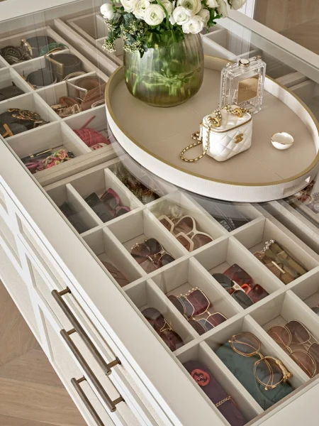 Sculptural Storytelling: Art, Accessories & Atmosphere in a Dubai-Inspired London Home